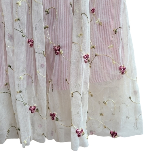 Cream Layered Tulle Skirt with 3D Flowers and Elastic Waistband, Size Small - Picture 4 of 11
